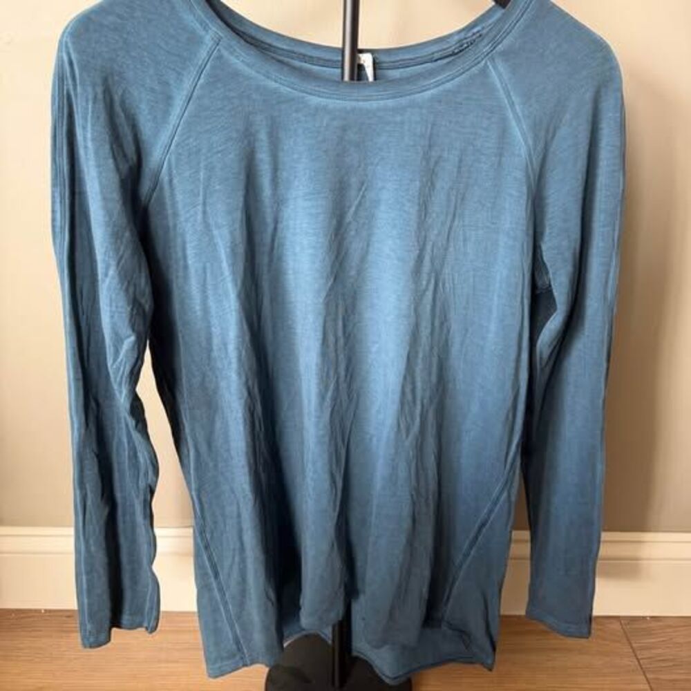 Lululemon women’s longsleeve